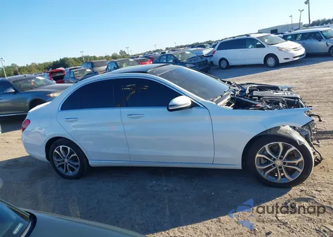 2016 Mercedes-Benz C 300 4Matic из США, поврежденный, VIN 55SWF4KB5GU138335